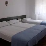 Mucci Apartament *