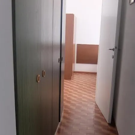 Mucci شقة *